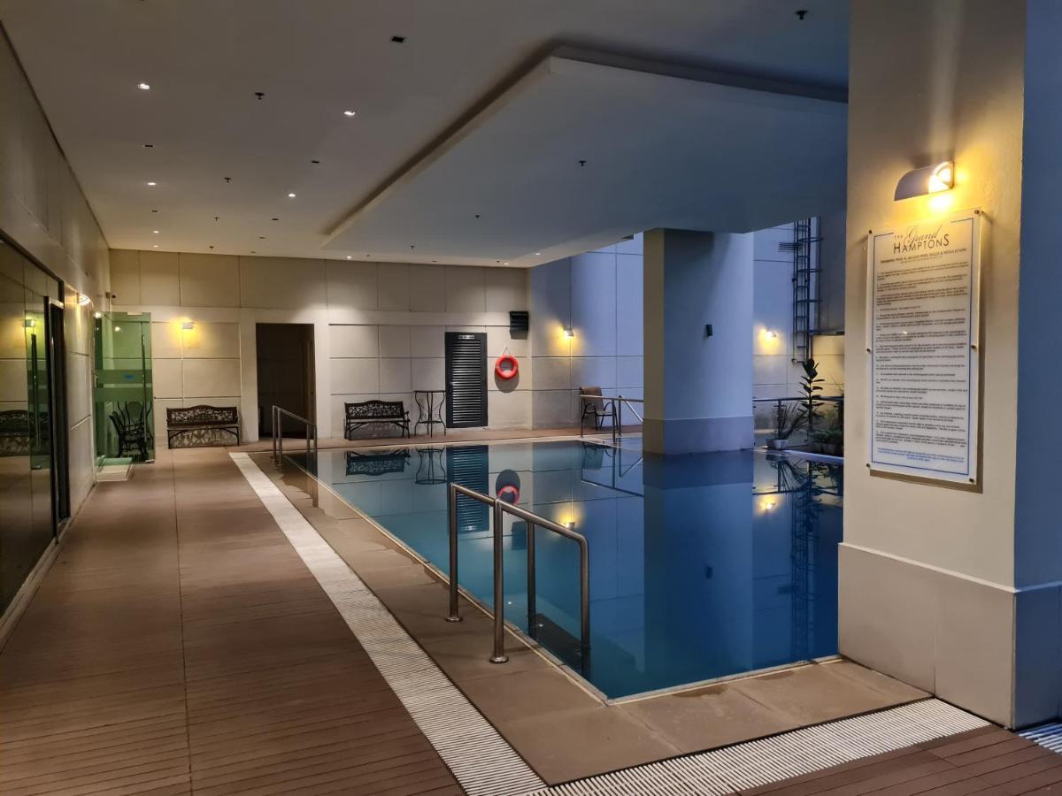Huge Condo Unit Near Burgos Circle, St Lukes, Shangri-La - P Hamptons T1 Makati City Екстериор снимка