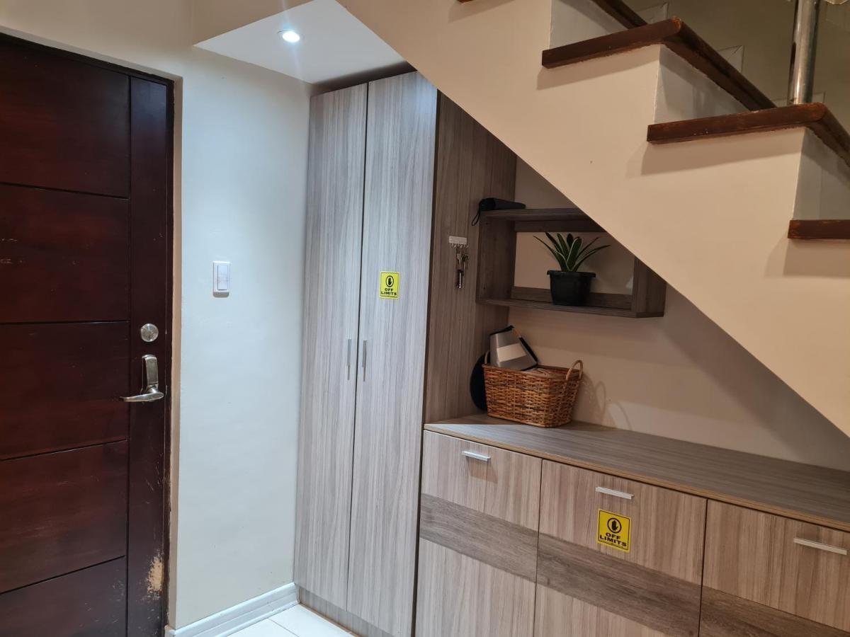 Huge Condo Unit Near Burgos Circle, St Lukes, Shangri-La - P Hamptons T1 Makati City Екстериор снимка